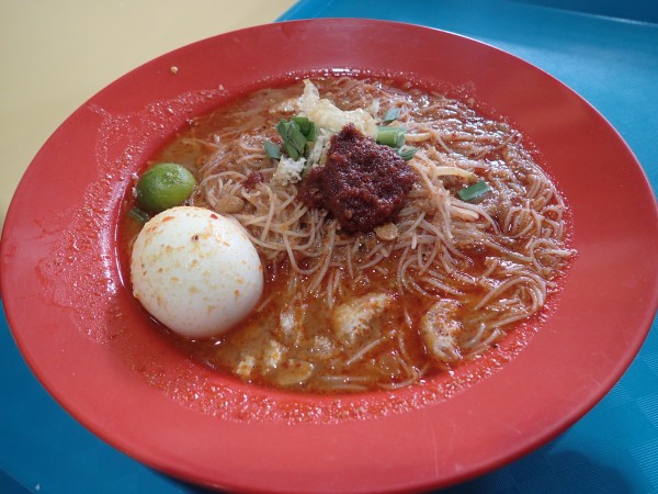 One of the noodle dishes we tried at this hawker centre.