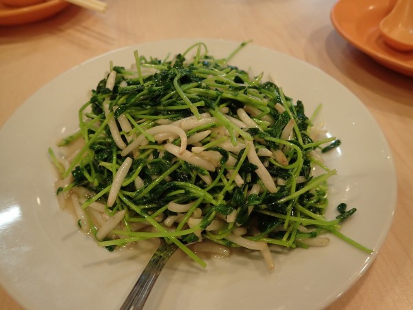 These are bean sprouts, which I normally wouldn't eat. Except I couldn't stop eating these.